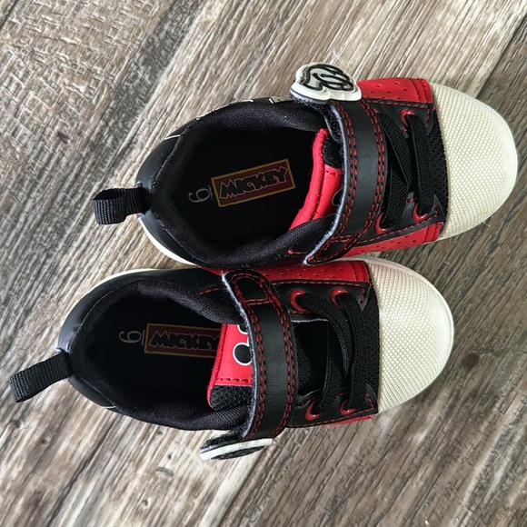 Disney's Mickey Mouse Baby Boys Court Sneakers, Sizes 6 - Picture 8 of 10